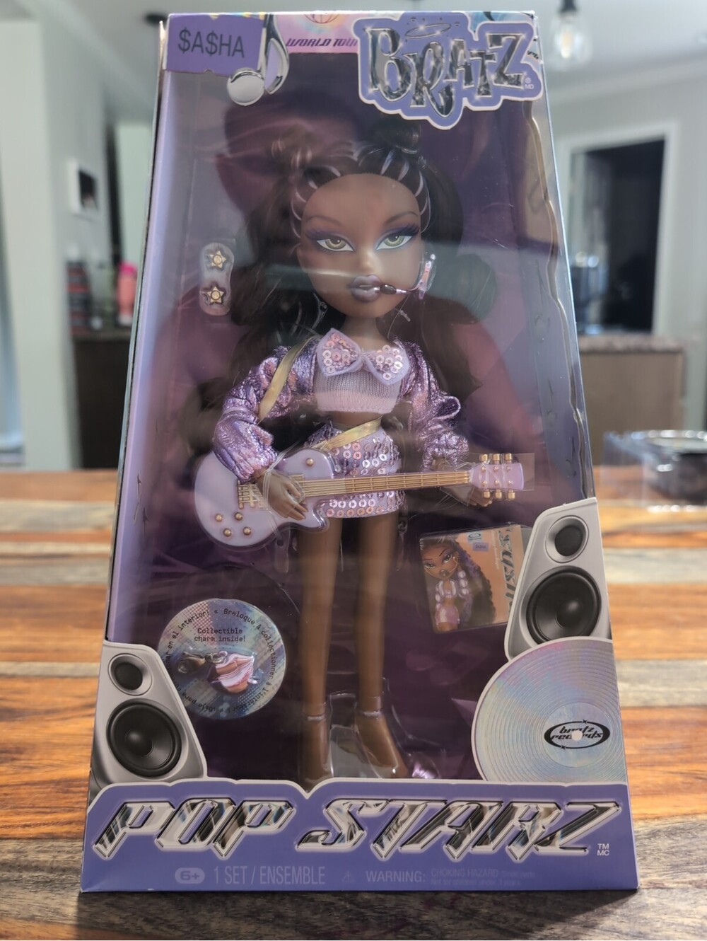Bratz Sasha Fashion Doll Pop Starz Series Dark Brown Wavy Hair Green Eyes Guitar